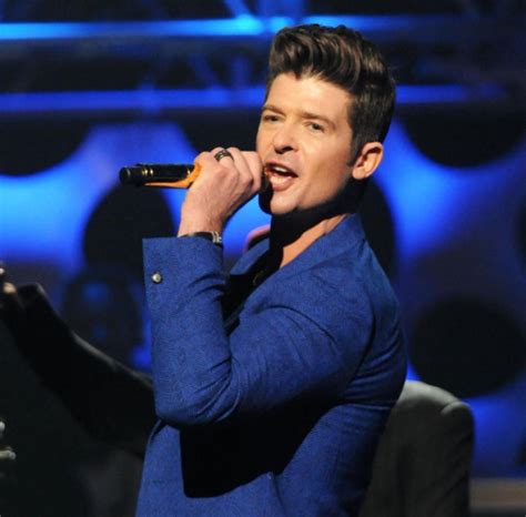 Robin Thicke's Bio, Net Worth, Height, Married, Career.